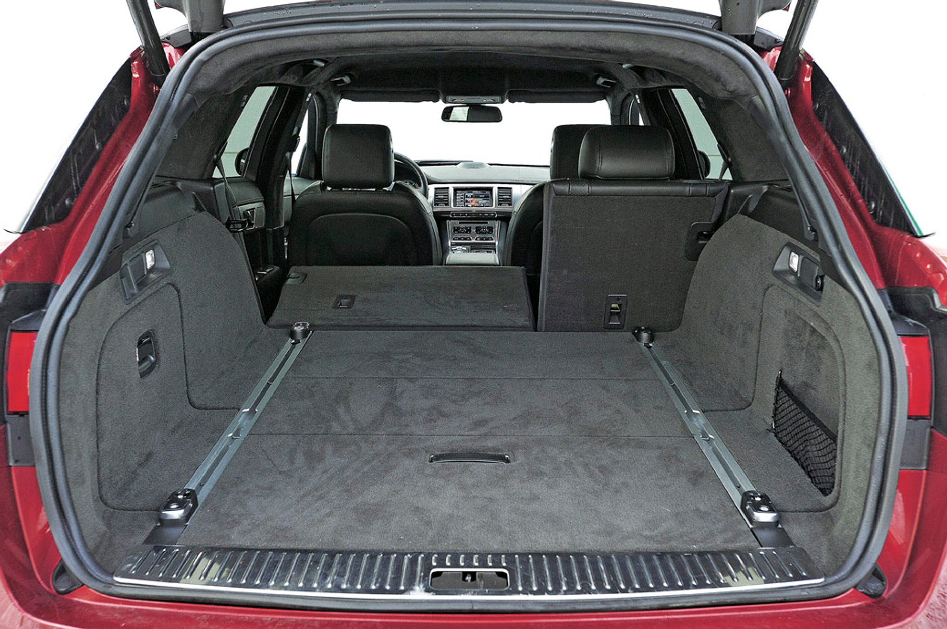 BMW 530d Touring kontra Jaguar XF Sportbrake: luksusowe kombi dla rodziny