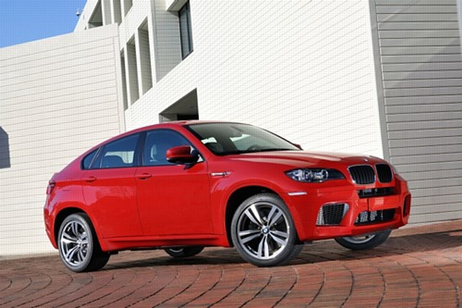 BMW X5 i X6: Sportowe SUV-y z pod znaku kultowej M-ki