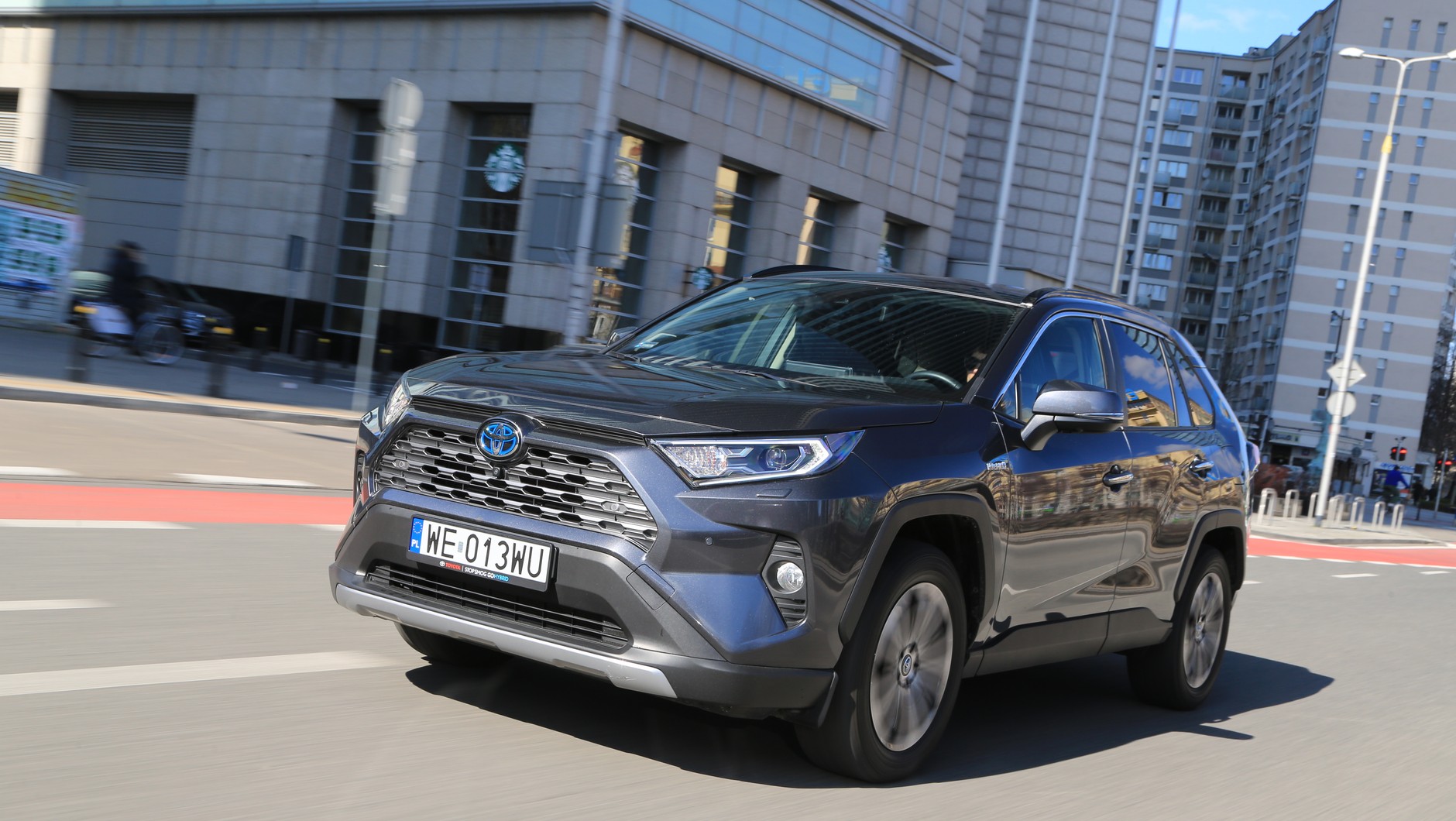 Okazuje się, że posiadacze francuskich samochodów chętnie rozważyliby zmianę auta na jeden z modeli Toyoty