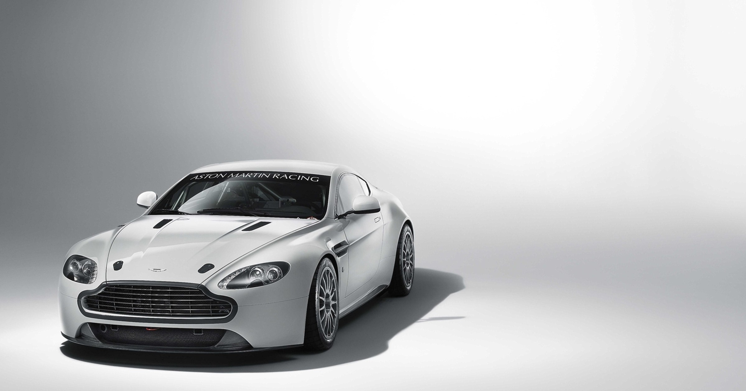 Aston Martin Vantage GT4