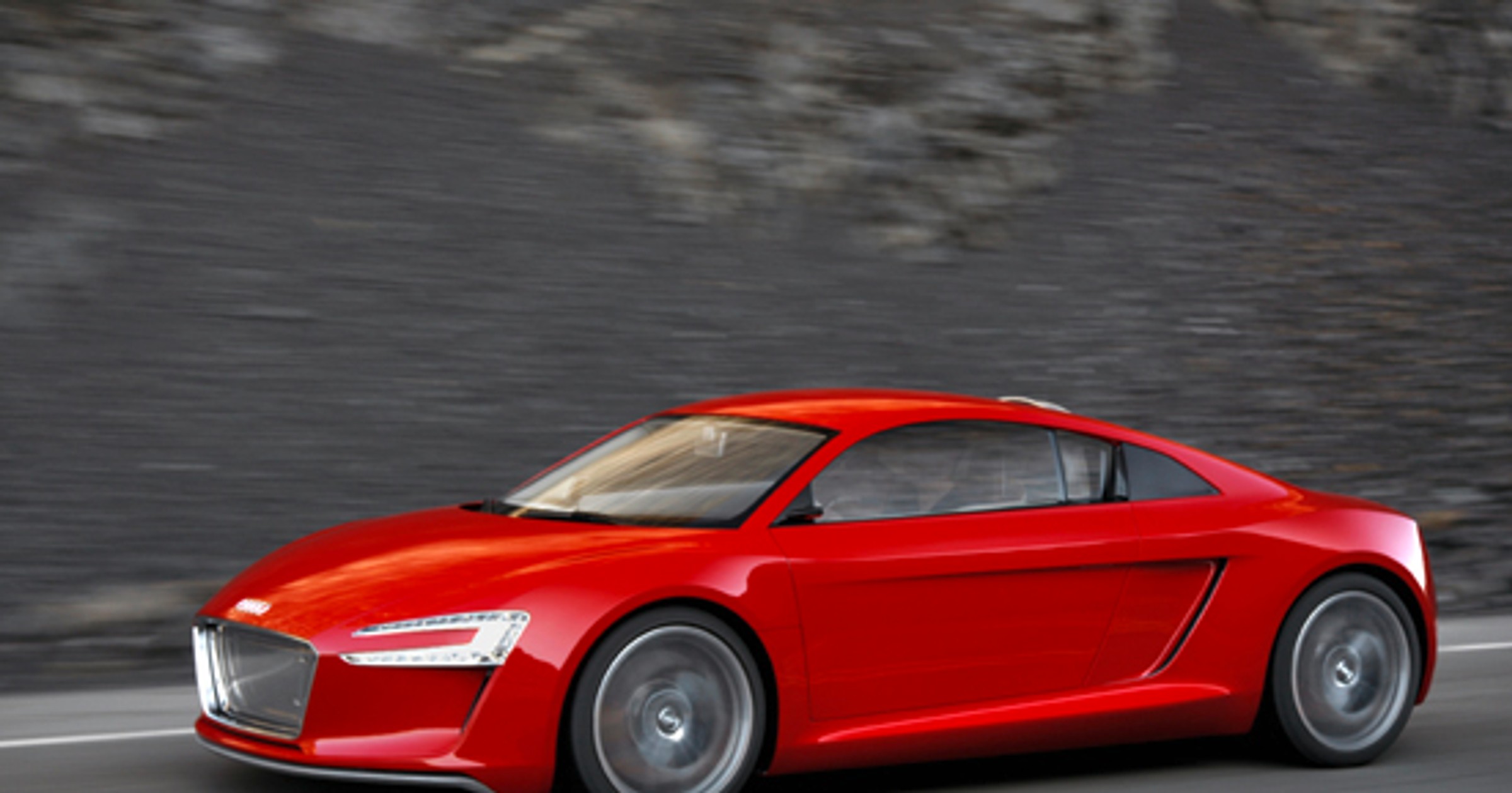 Audi E-tron: Bezgłośne napięcie
