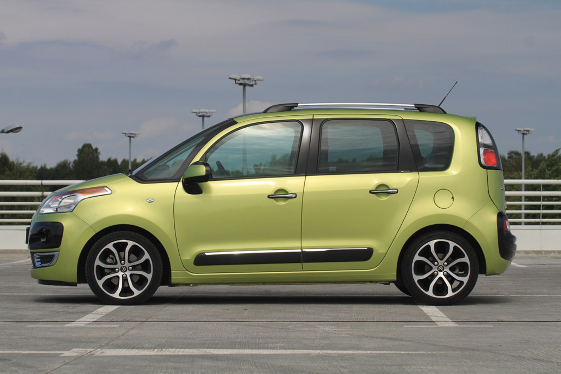 Toyota Verso S kontra Hyundai ix20 i Citroen C3 Picasso: czy to vany idealne na miasto?