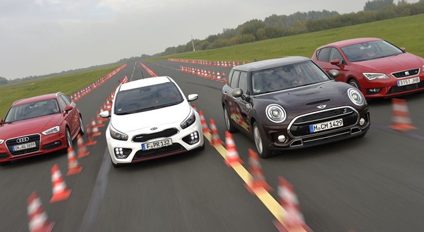 Mini Clubman w porównaniu z szybkimi kompaktami
