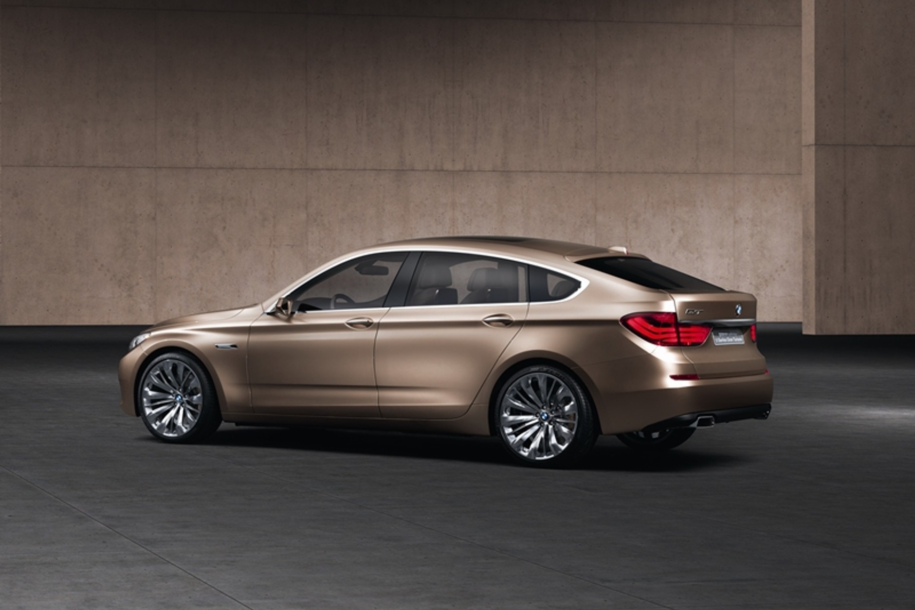 BMW serii 5 GT – prototyp a wersja seryjna