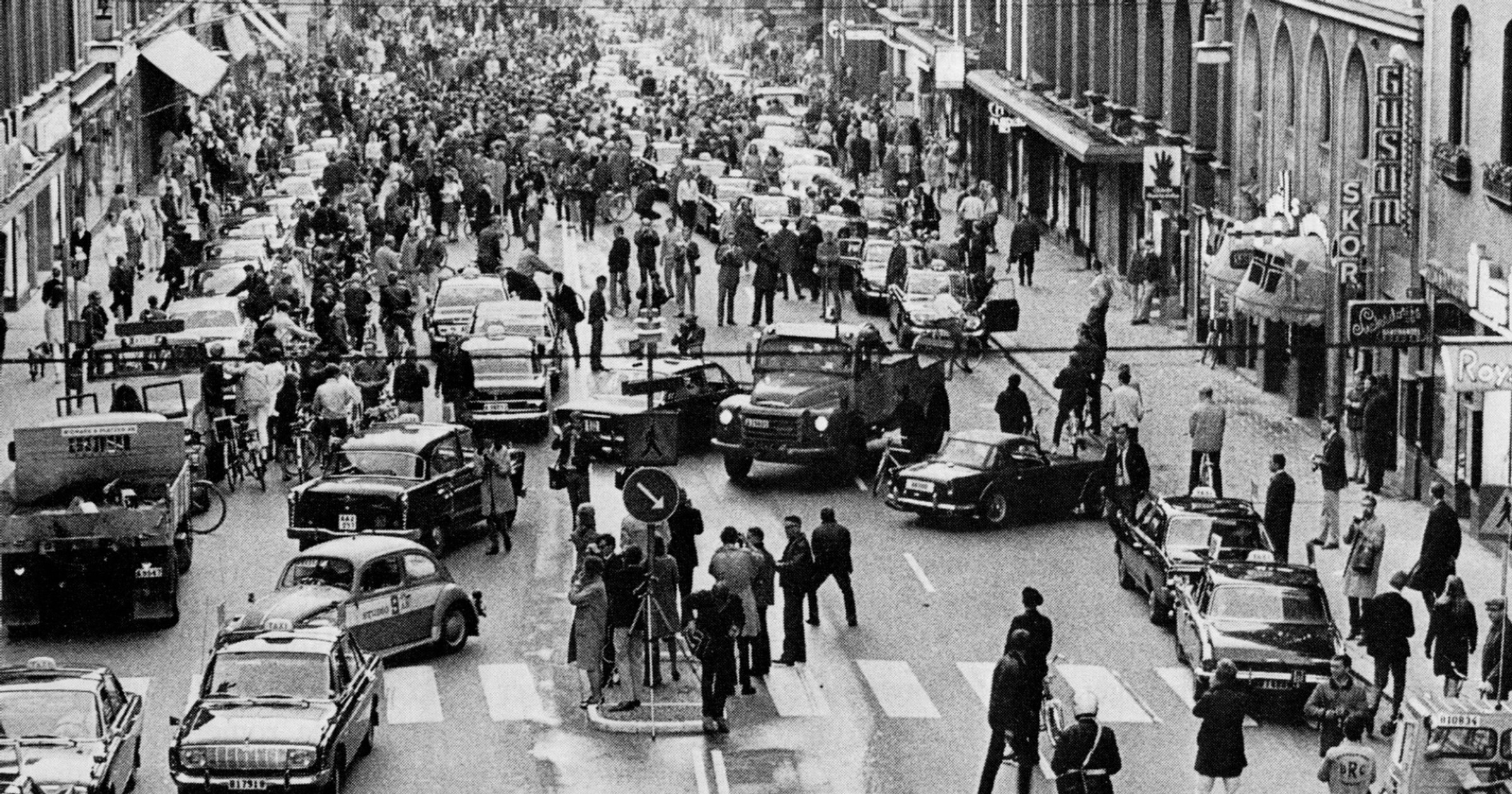 Szwedzi wprowadzili ruch prawostronny 3 września 1967 r.