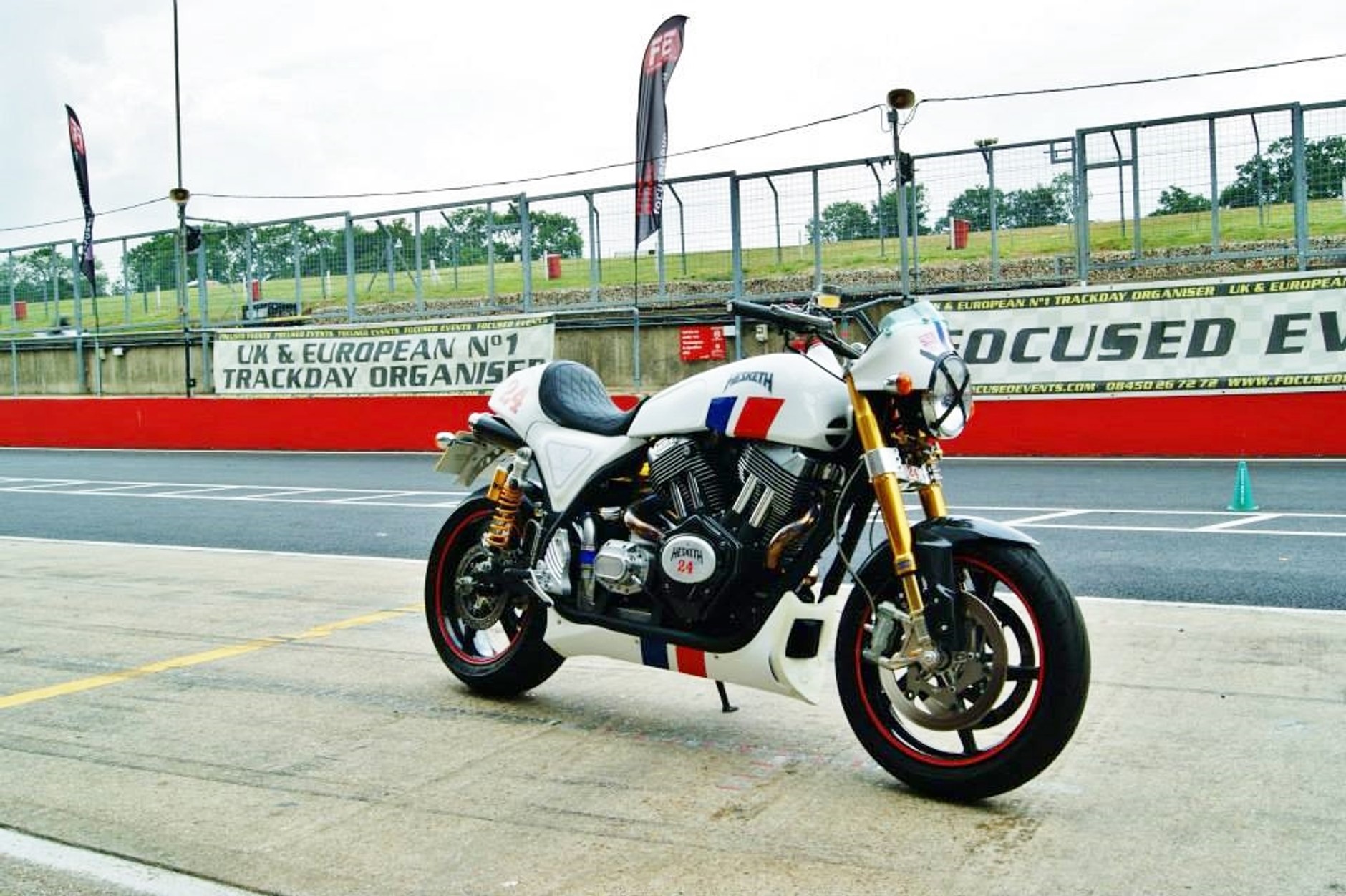 Hesketh V1000