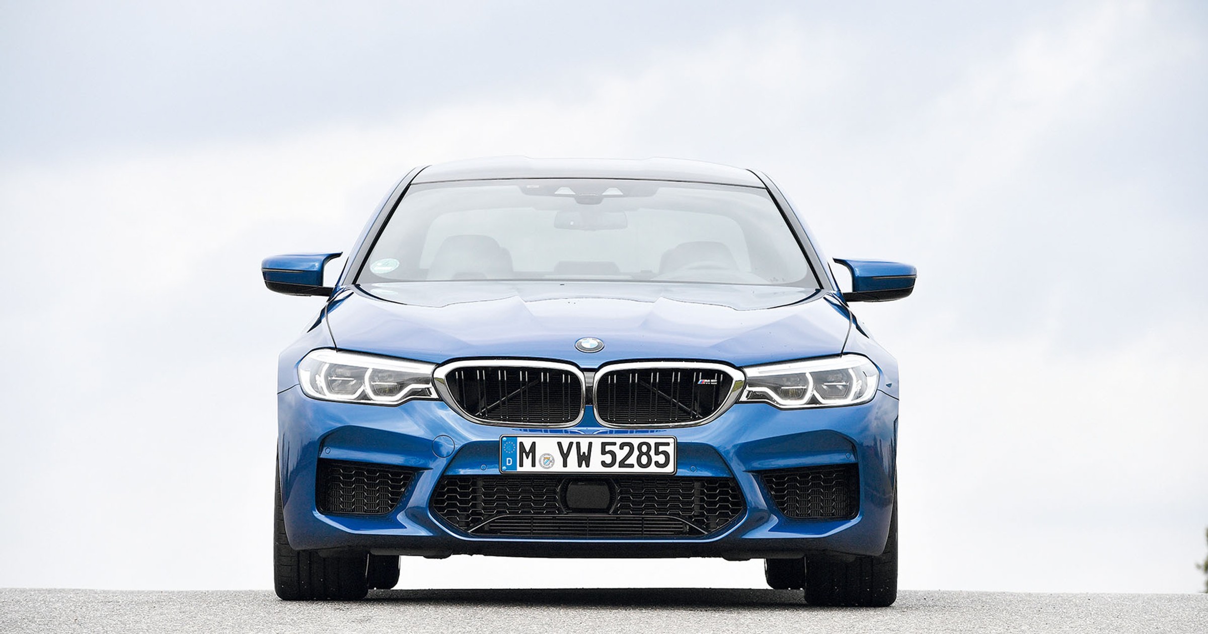 BMW M5 kontra Mercedes-AMG E 63 S+ - pojedynek gigantów