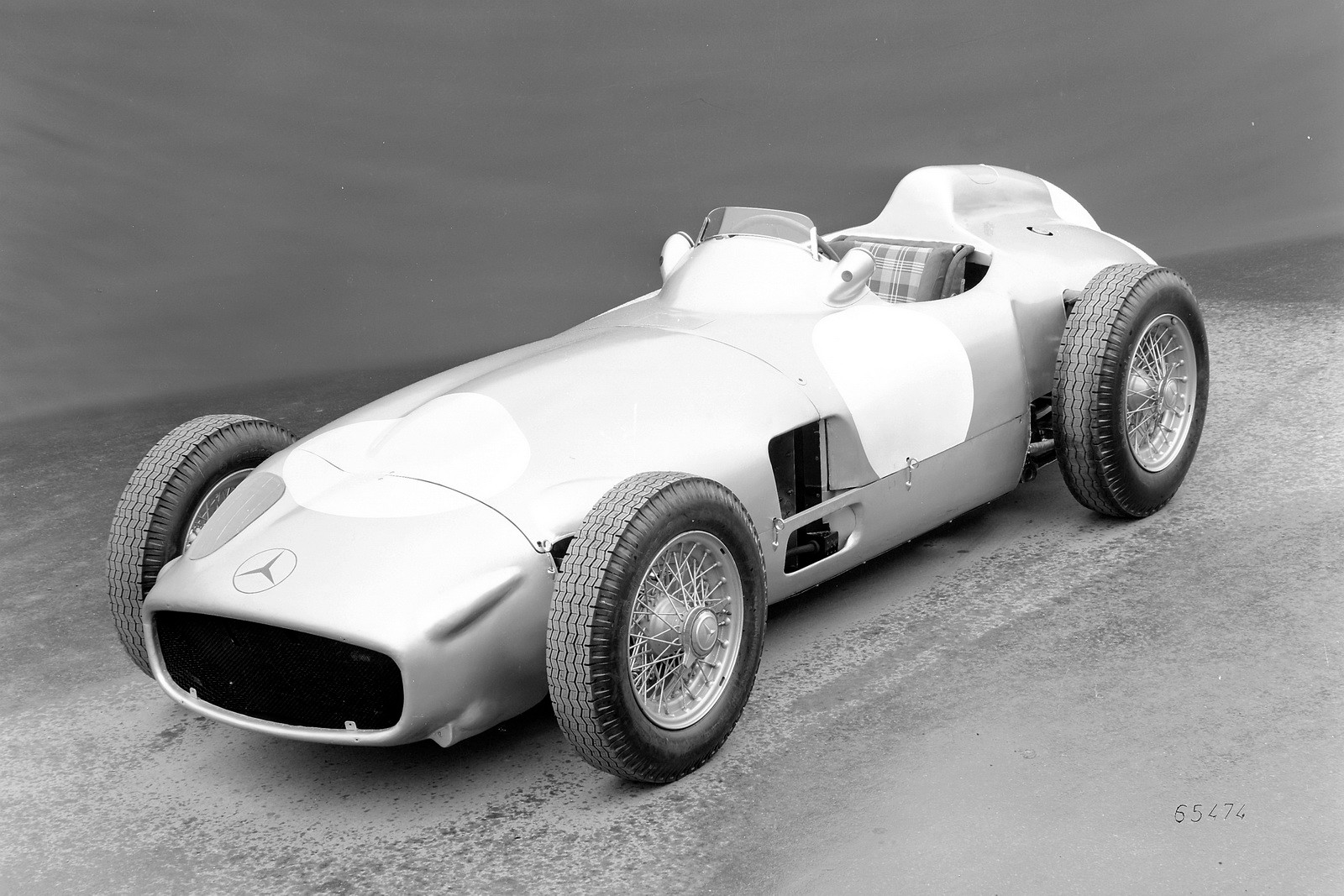 Nico Rosberg kierowcą historycznego Mercedesa W196