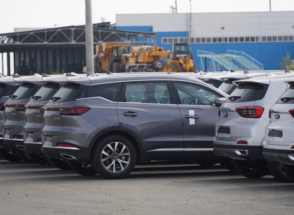 Już po głosowaniu. Władze wykonawcze UE przyjmą cła na chińskie auta elektryczne