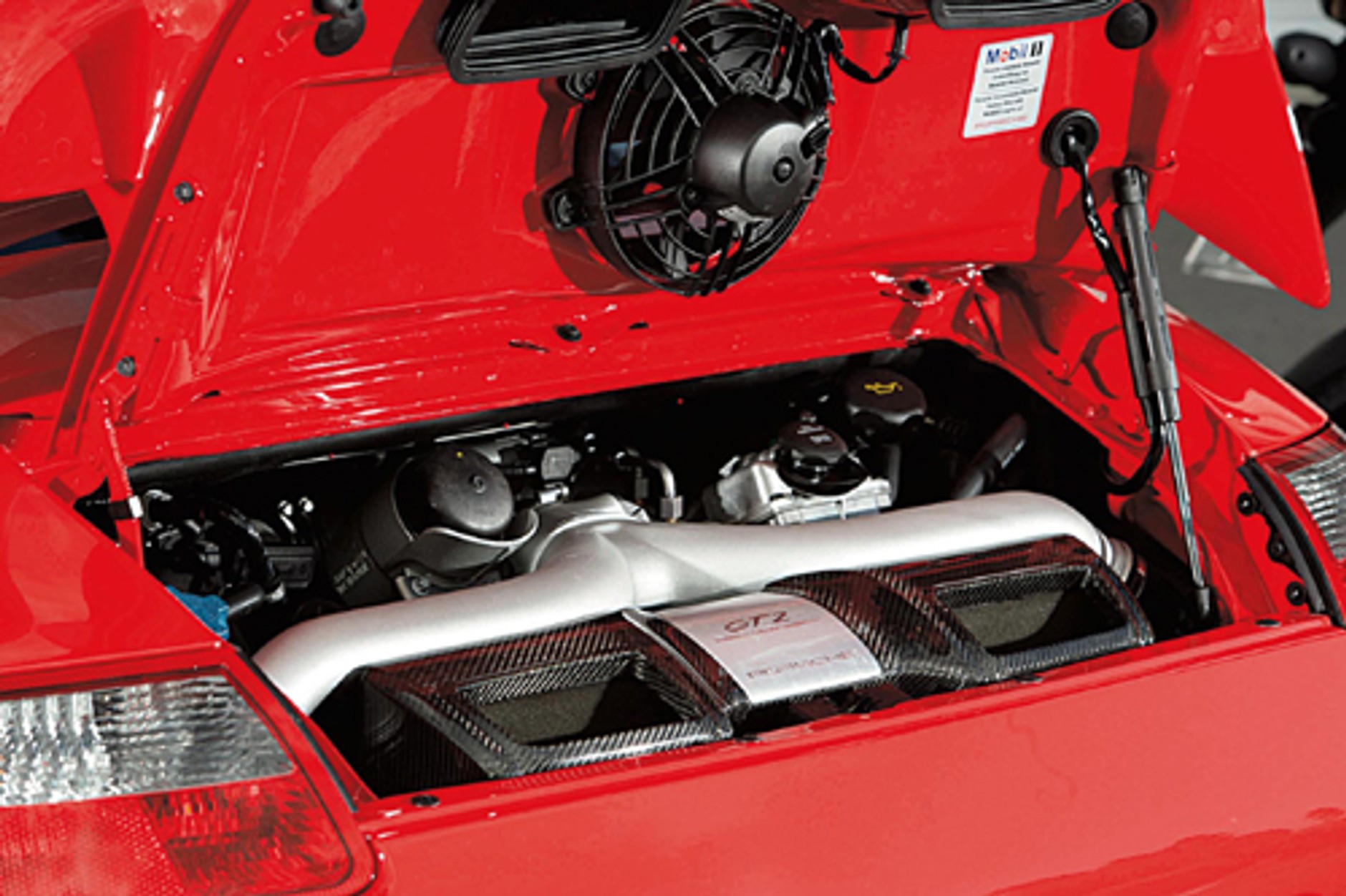 Porsche GT2 kontra Ferrari Scuderia - Zew prędkości