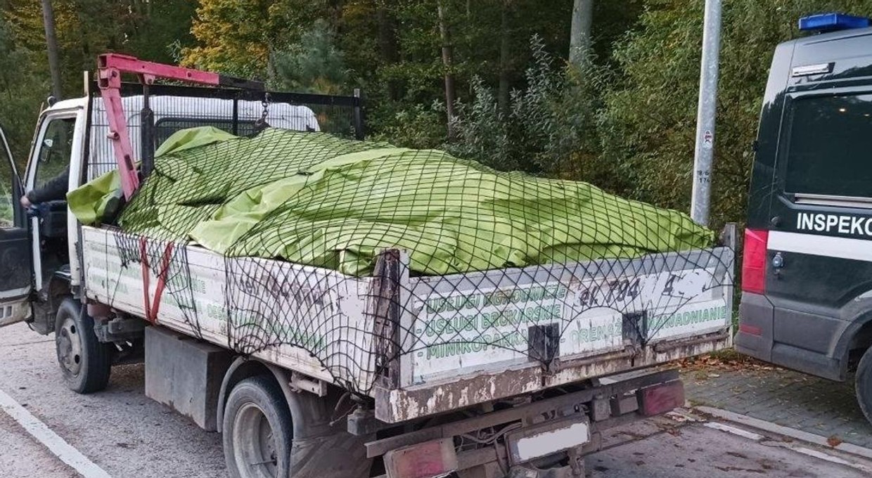 Siedmiokrotnie przekroczona ładowność. Inspektorzy ITD widzieli to z daleka