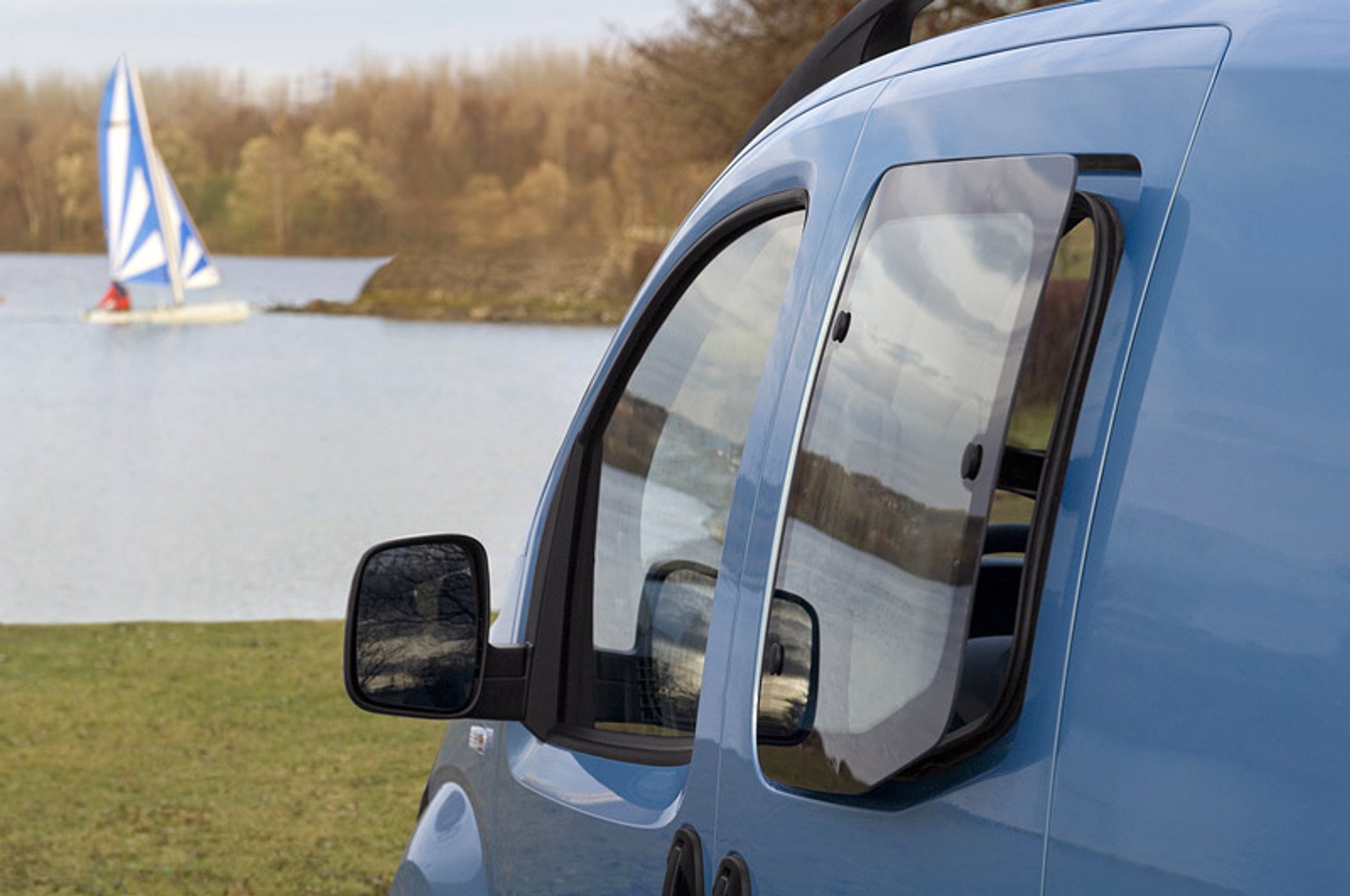 Bruksela 2008: Citroën NEMO Combi poszerza ofertę (ceny w Polsce)