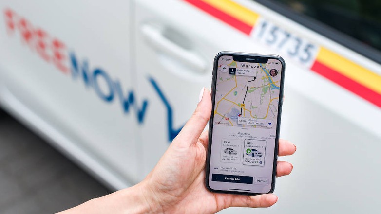 Aplikacja oferująca przejazdy taksówkami FREE NOW