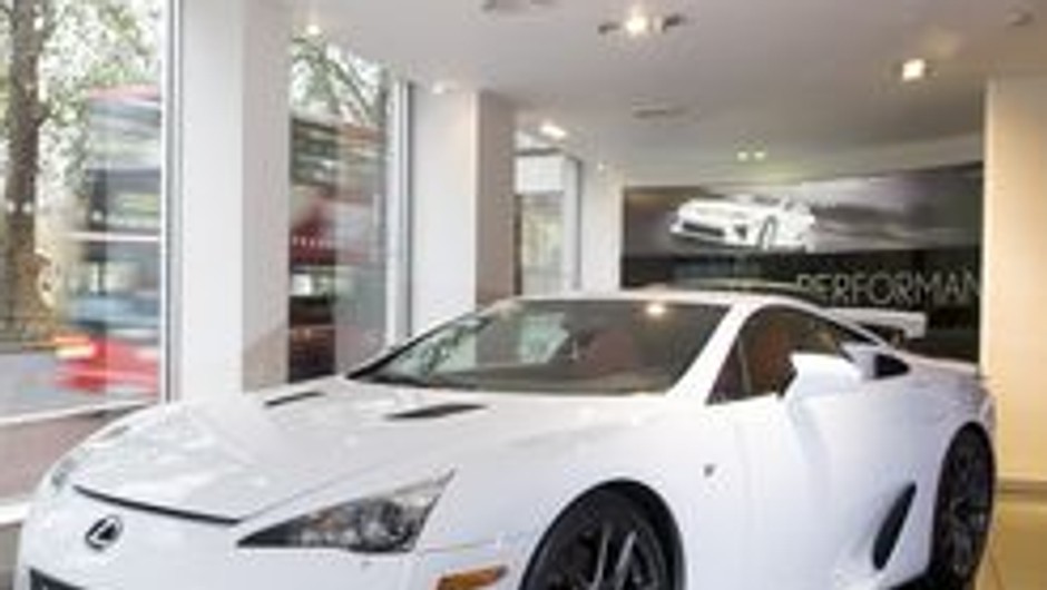 Lexus LFA: zainteresowanie przekroczyło plany produkcyjne