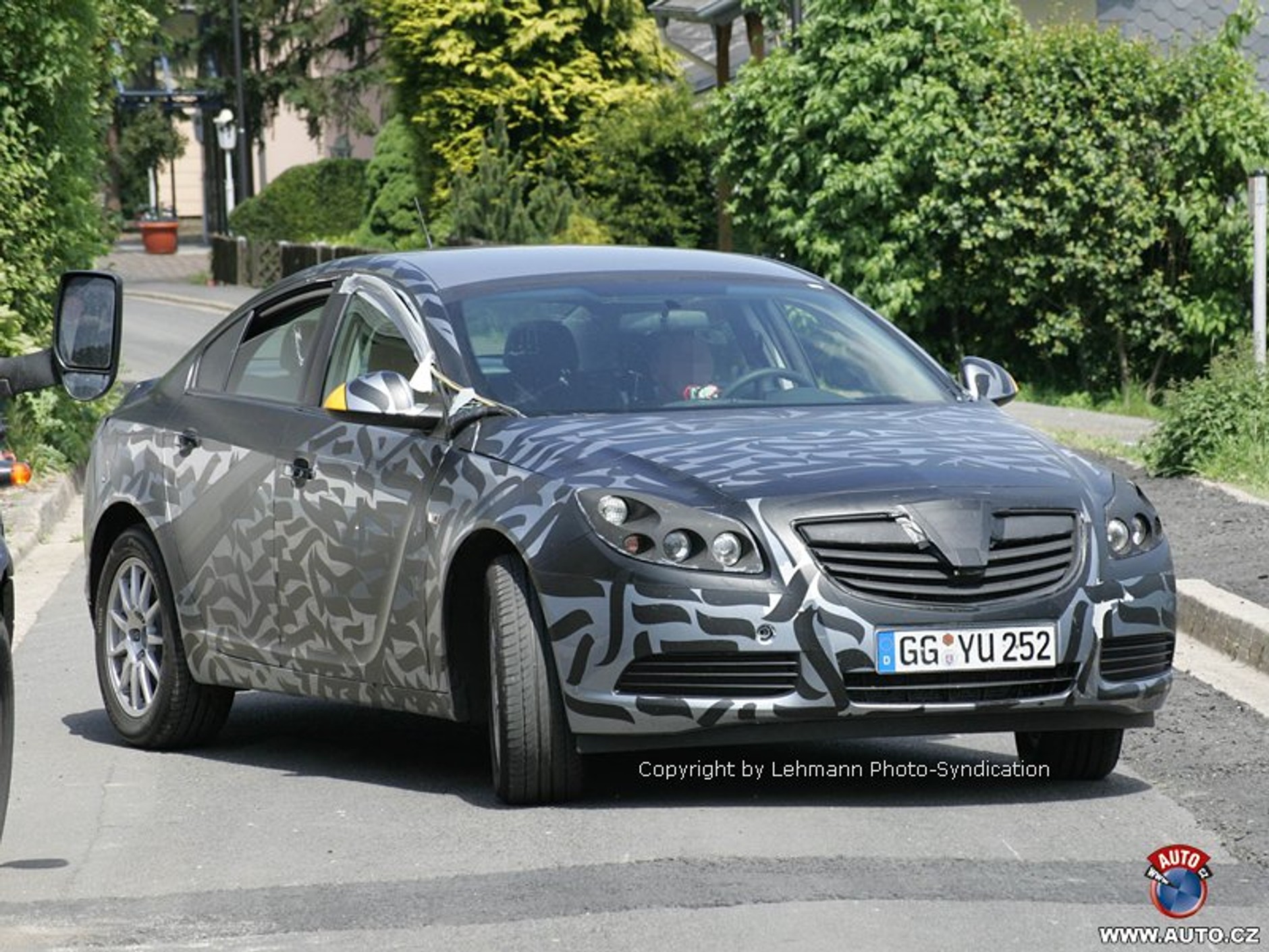 Zdjęcia szpiegowskie: nowy Opel Vectra tym razem bez kamuflażu