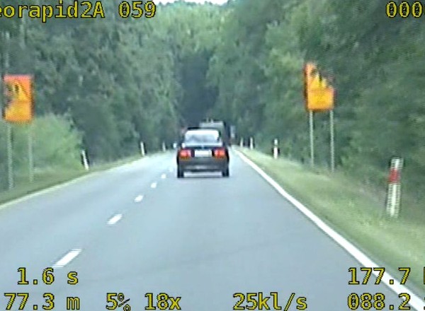 Nastolatek zabrał auto rodzicom i  pędził 177 km/h. Jego tłumaczenie zaskakuje