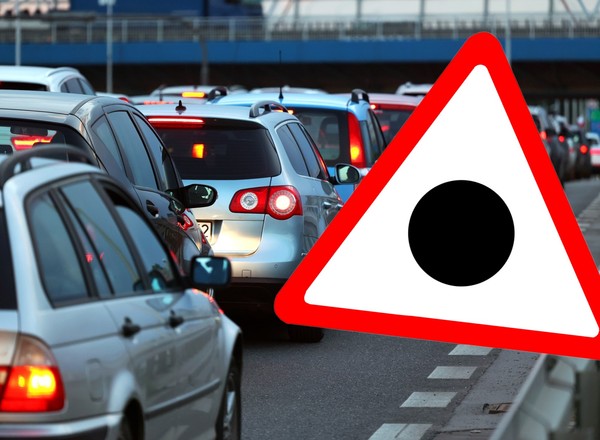 Czarna kropka w trójkącie to ostrzeżenie. Wyjaśniamy, o czym informuje ten znak