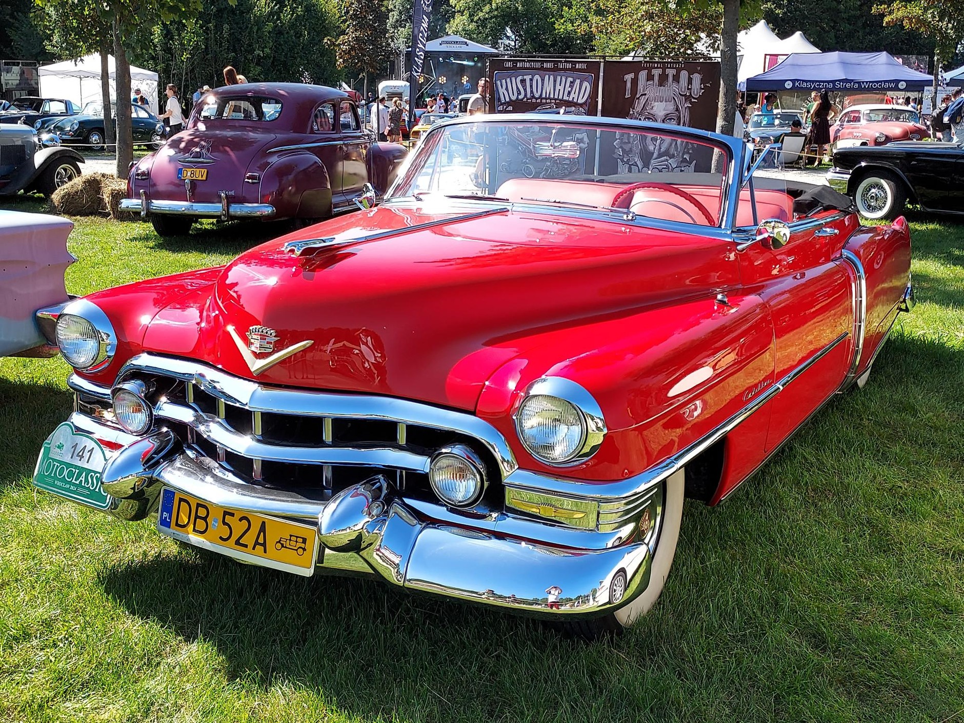 Klasyczne pojazdy na zamku Topacz 2024. Cadillac