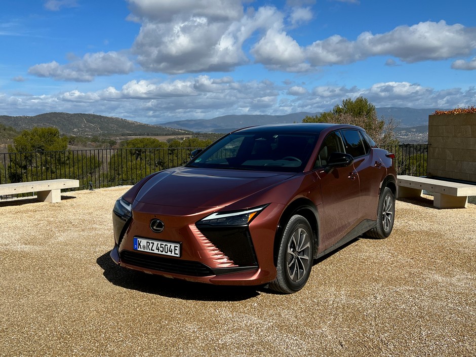Lexus RZ 450e 2023