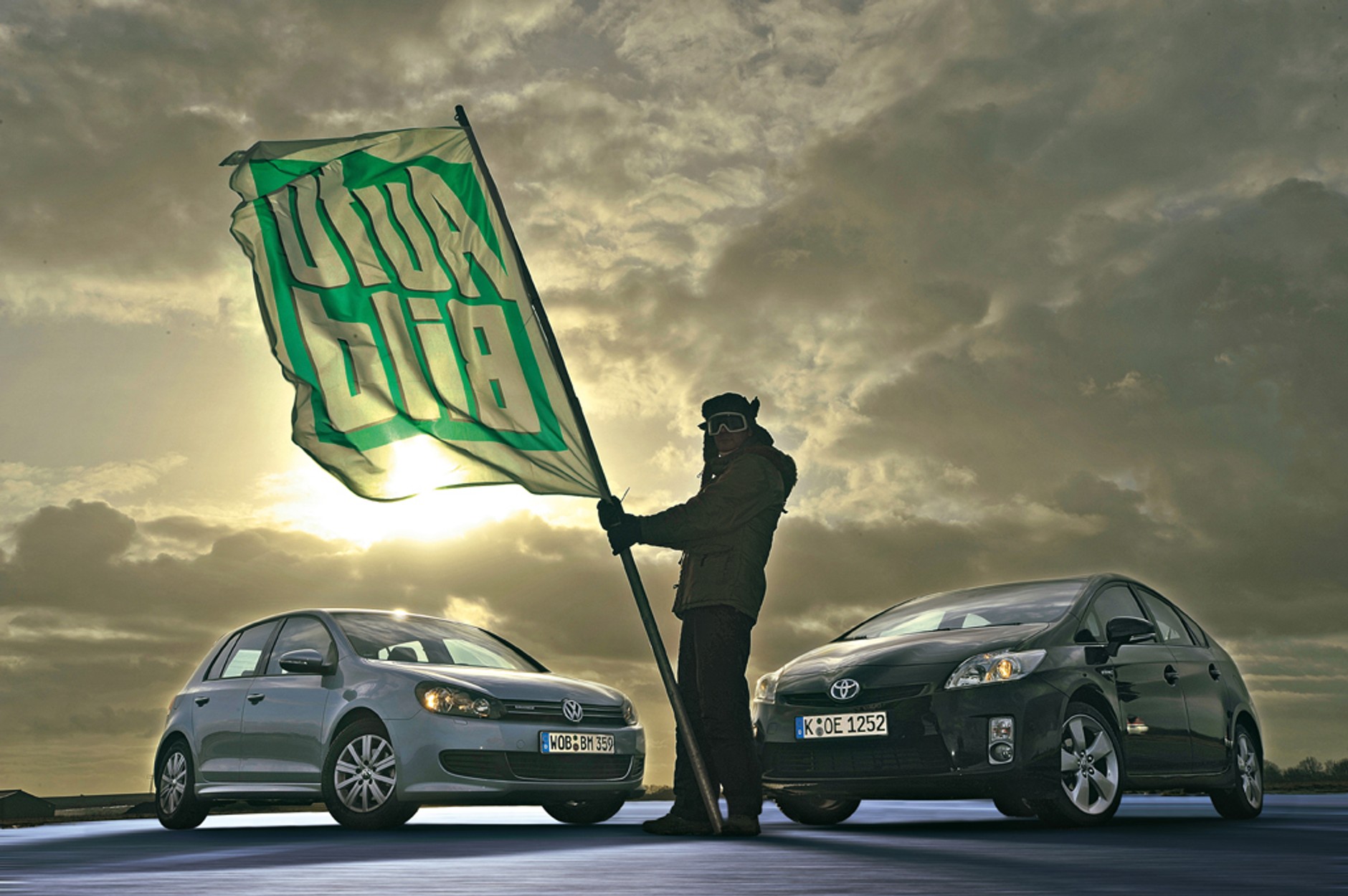 Toyota Prius kontra VW Golf - Parada przeciwieństw