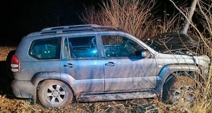 Pijany wjechał traktorem w drzewo. Potem popisał się jego kolega