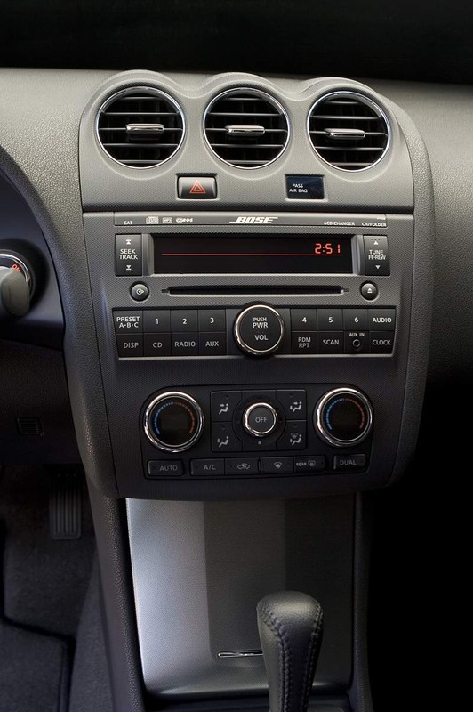 Nissan Altima Coupe – elegancki Japończyk dla Amerykanów