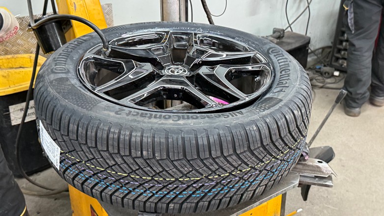 Wymiana opon to już nie jest tania usługa. Zwłaszcza w przypadku dużych opon