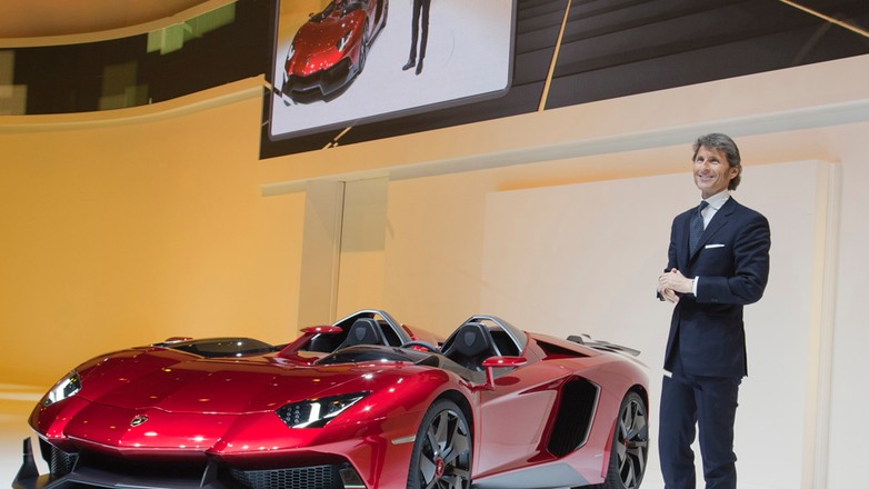 Lamborghini Aventador J: drogowy myśliwiec