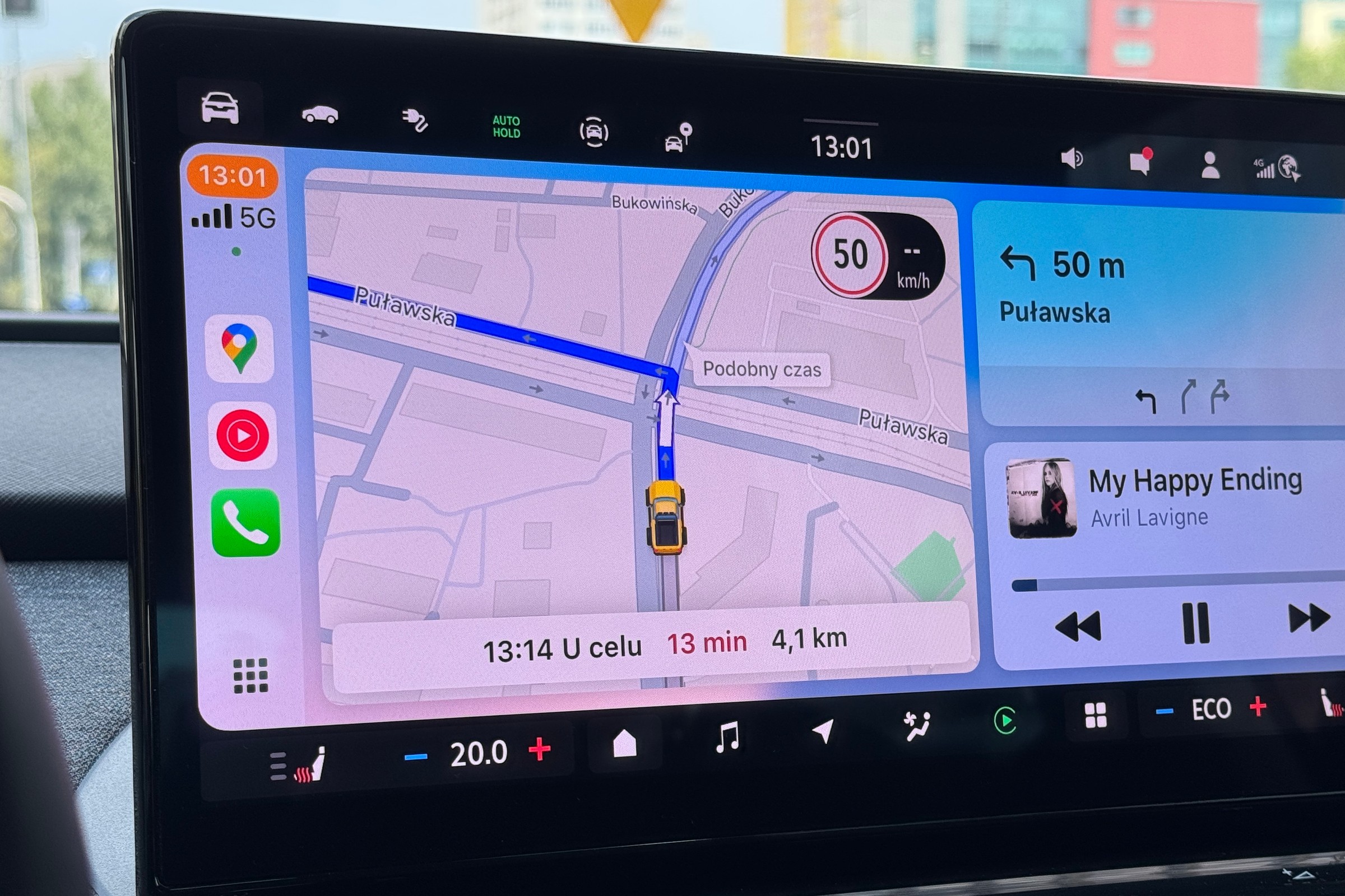 Pięć najlepszych funkcji Google Maps dla kierowców. Jedna pozwala unikać mandatów