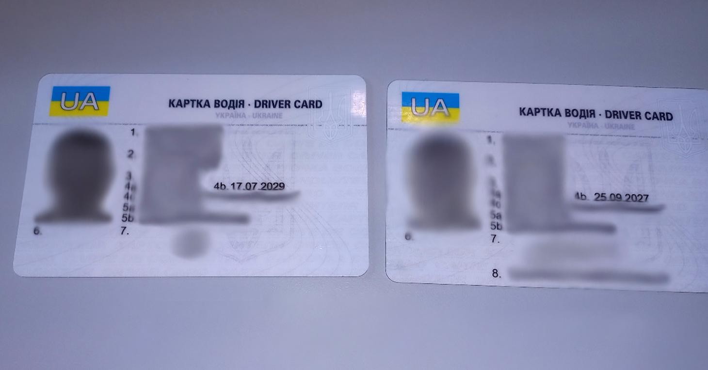 Dwie własne karty, których kierowca naprzemiennie używał w tachografie