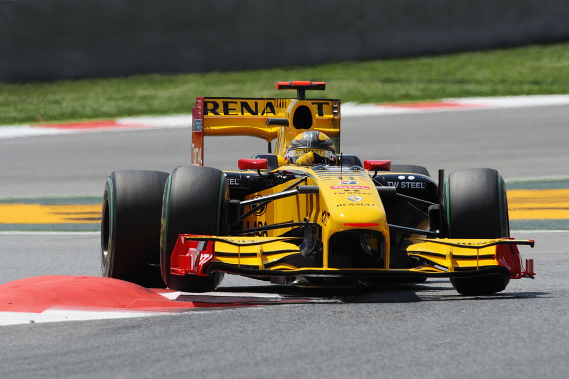 Przewodnik po N-GINE RENAULT F1 TEAM SHOW