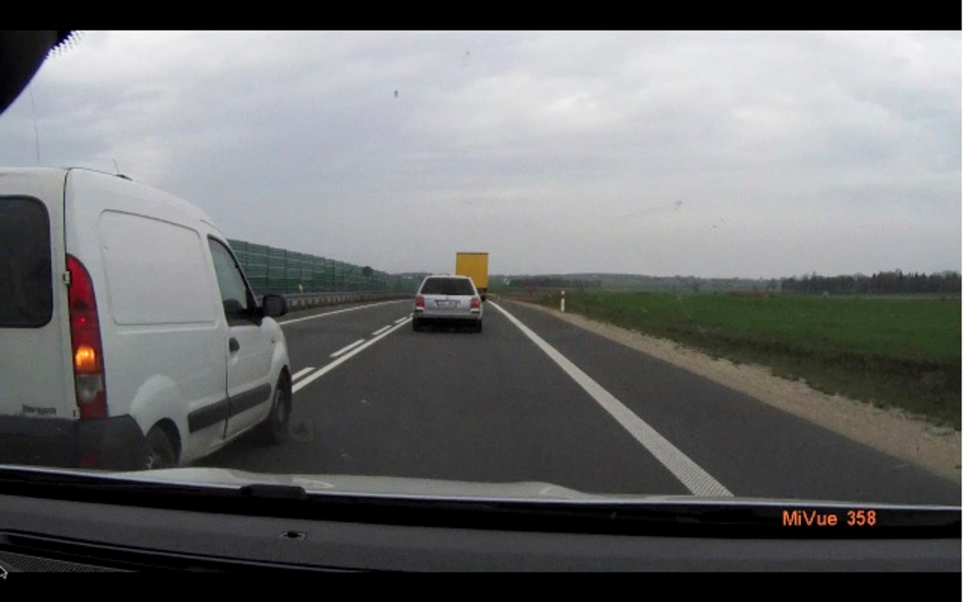 Kamera za szybą aua – na co się przyda