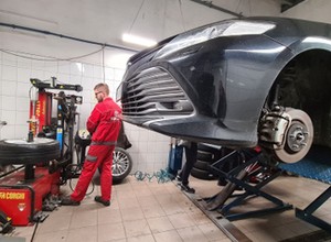 Czy to już czas wymienić opony na letnie? Wyjaśniamy