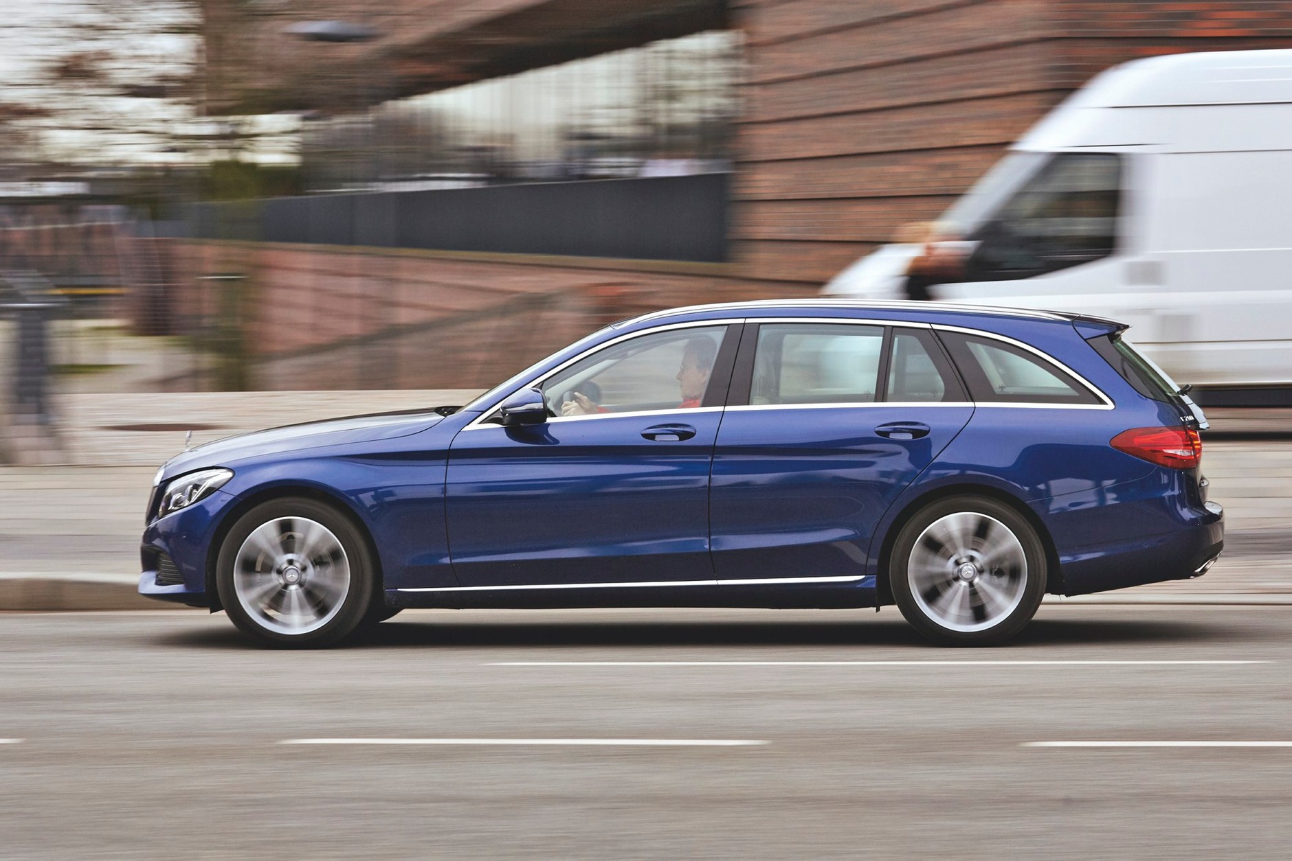 Benzynowe kombi z klasą - Audi A4 Avant 2.0 TFSI i Mercedes C 200 T