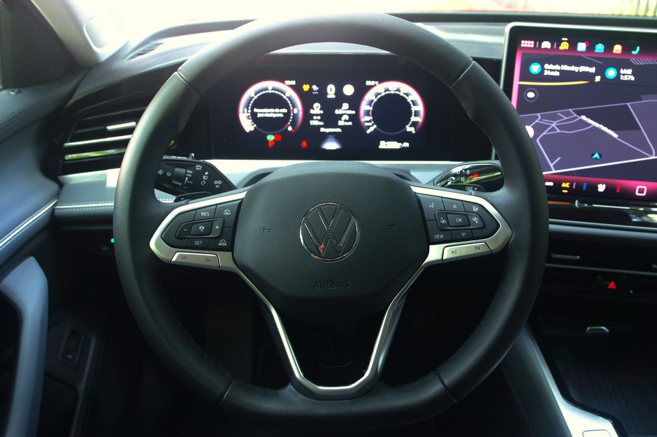 Volkswagen odszedł od kierownic z touchpadami. Wróciły przyciski!