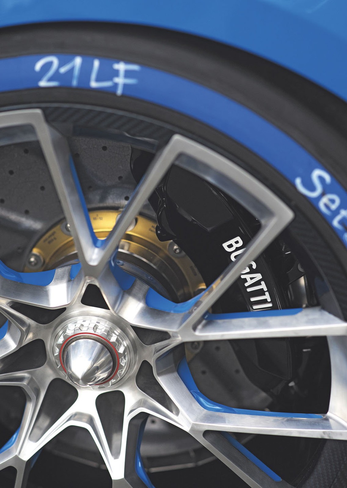 Bugatti Vision Gran Turismo - nielimitowane i niemal nierealne