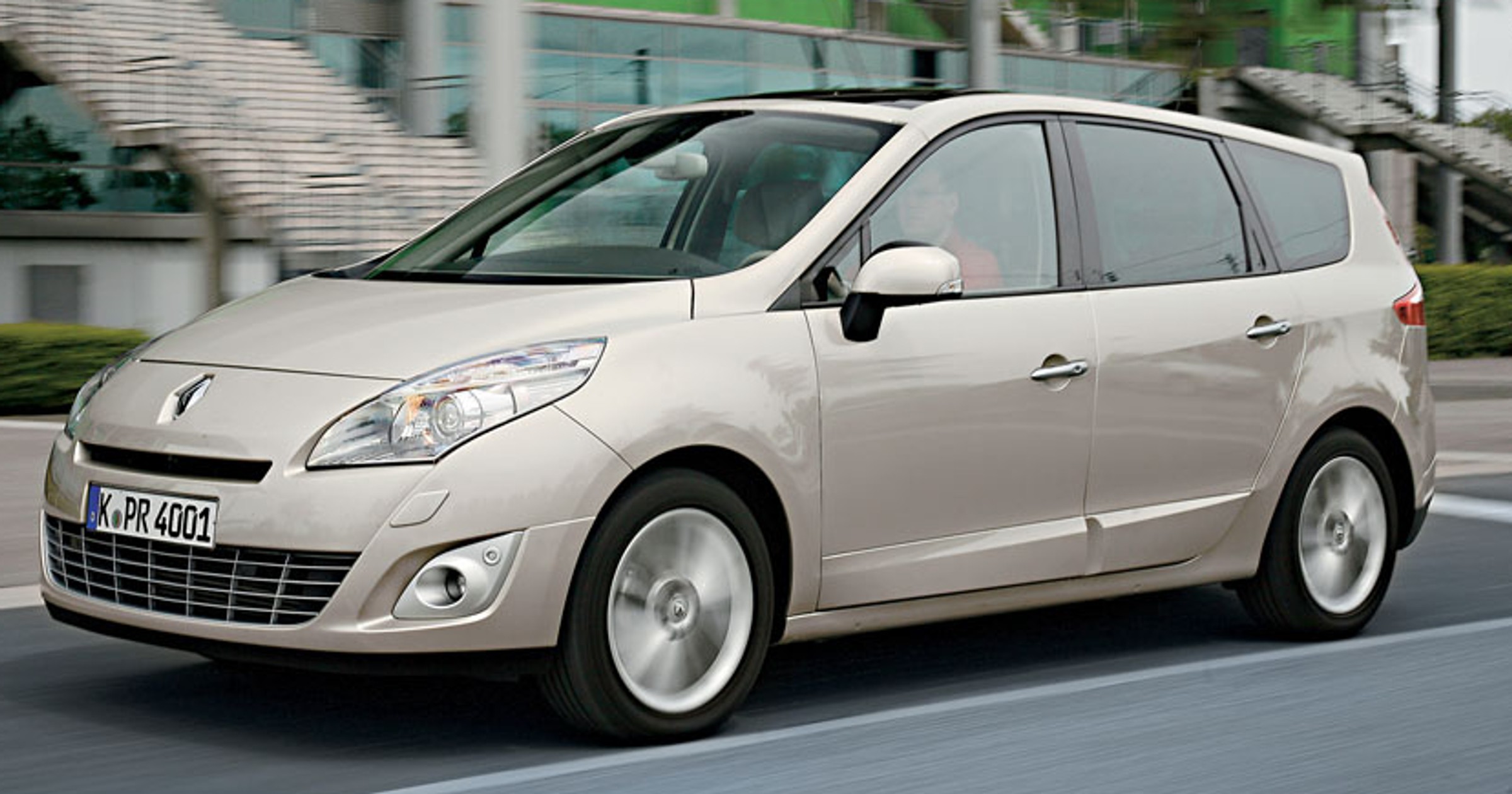 Renault Grand Scenic 1.9 dCi - Całkiem twarda sztuka