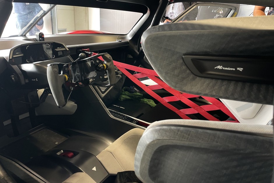 Porsche Mission R