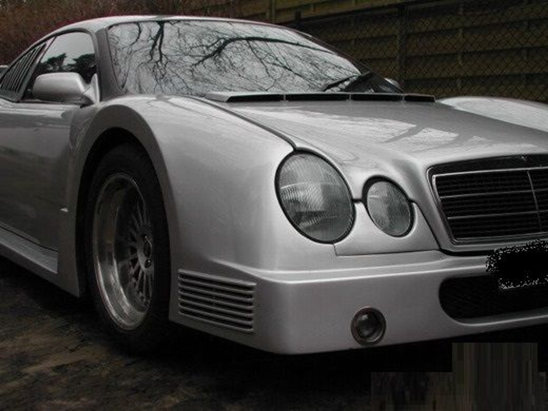 Ciekawostka z ogłoszenia: Mercedes CLK GTR na każdą kieszeń