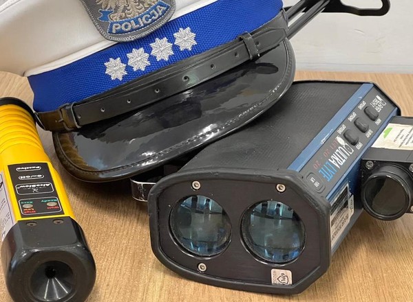 Zauważył niebezpiecznie zachowującego się kierowcę. Wyręczył policjantów