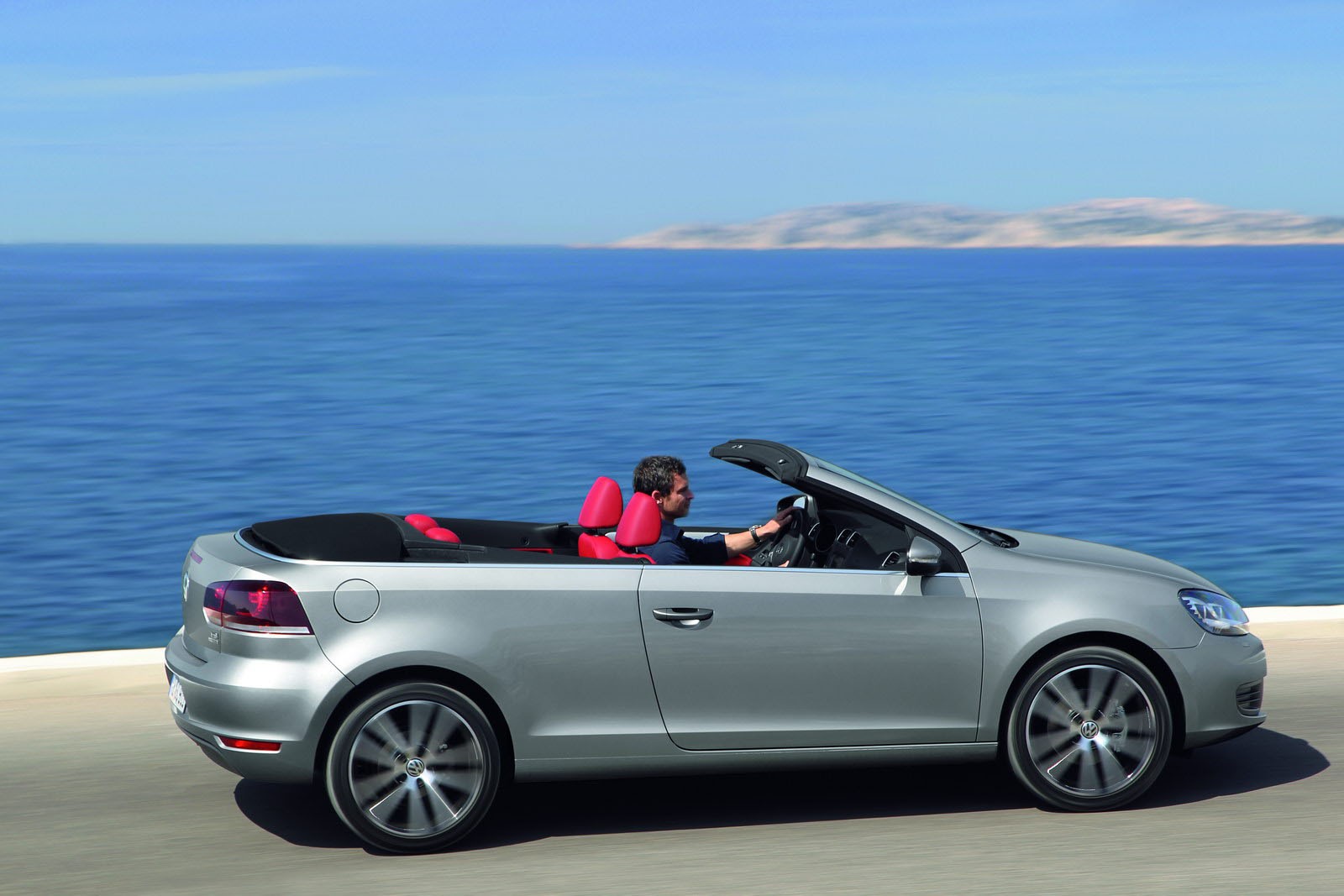 Taki jest nowy VW Golf Cabriolet