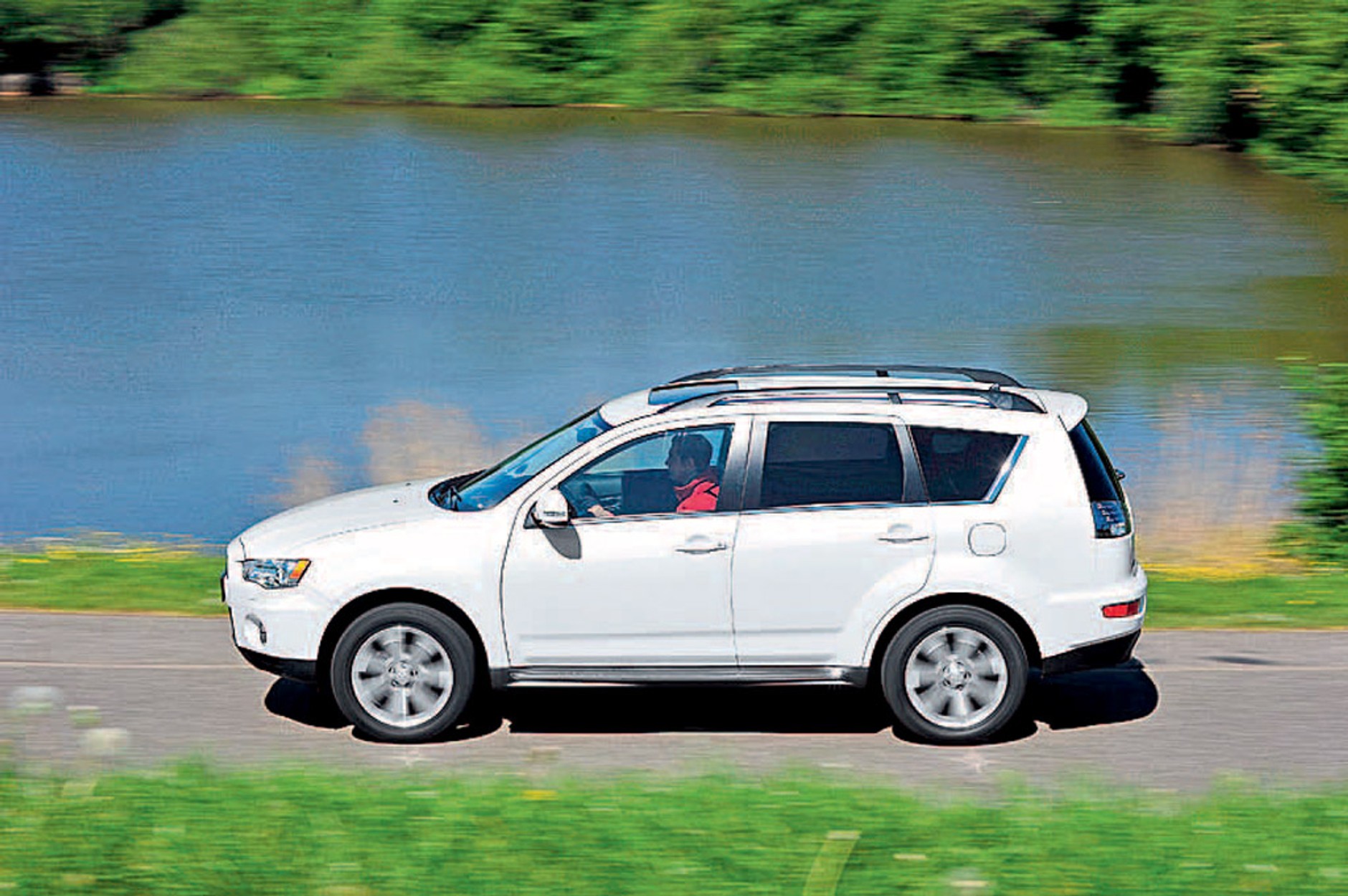 Mitsubishi Outlander kontra Mazda CX-7 i Opel Antara: SUV-y bardzo rodzinne
