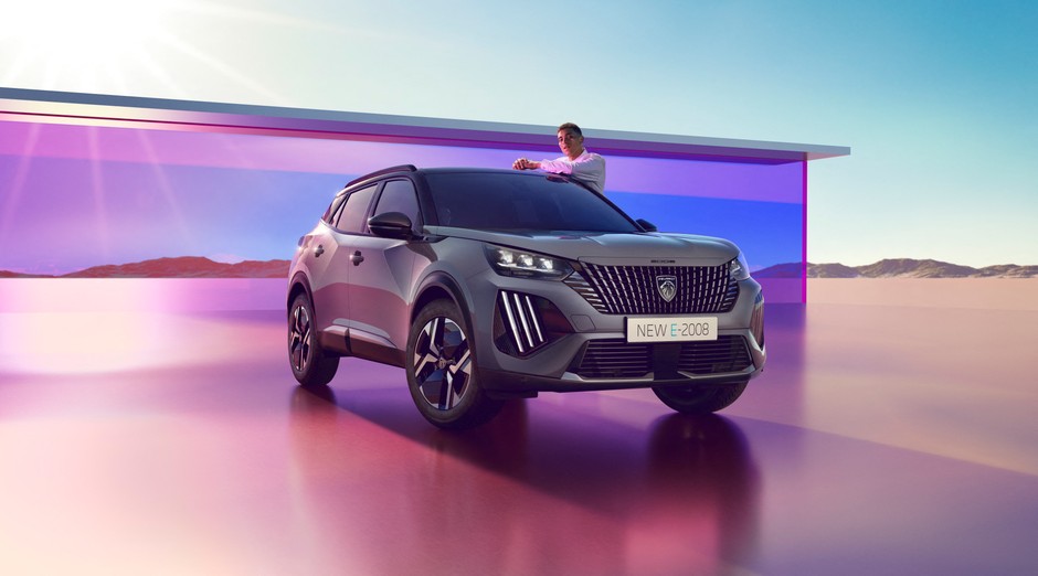 Peugeot E-2008 2023