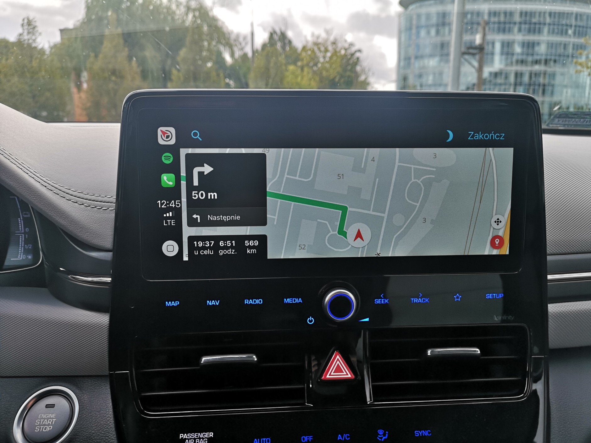Yanosik w CarPlay