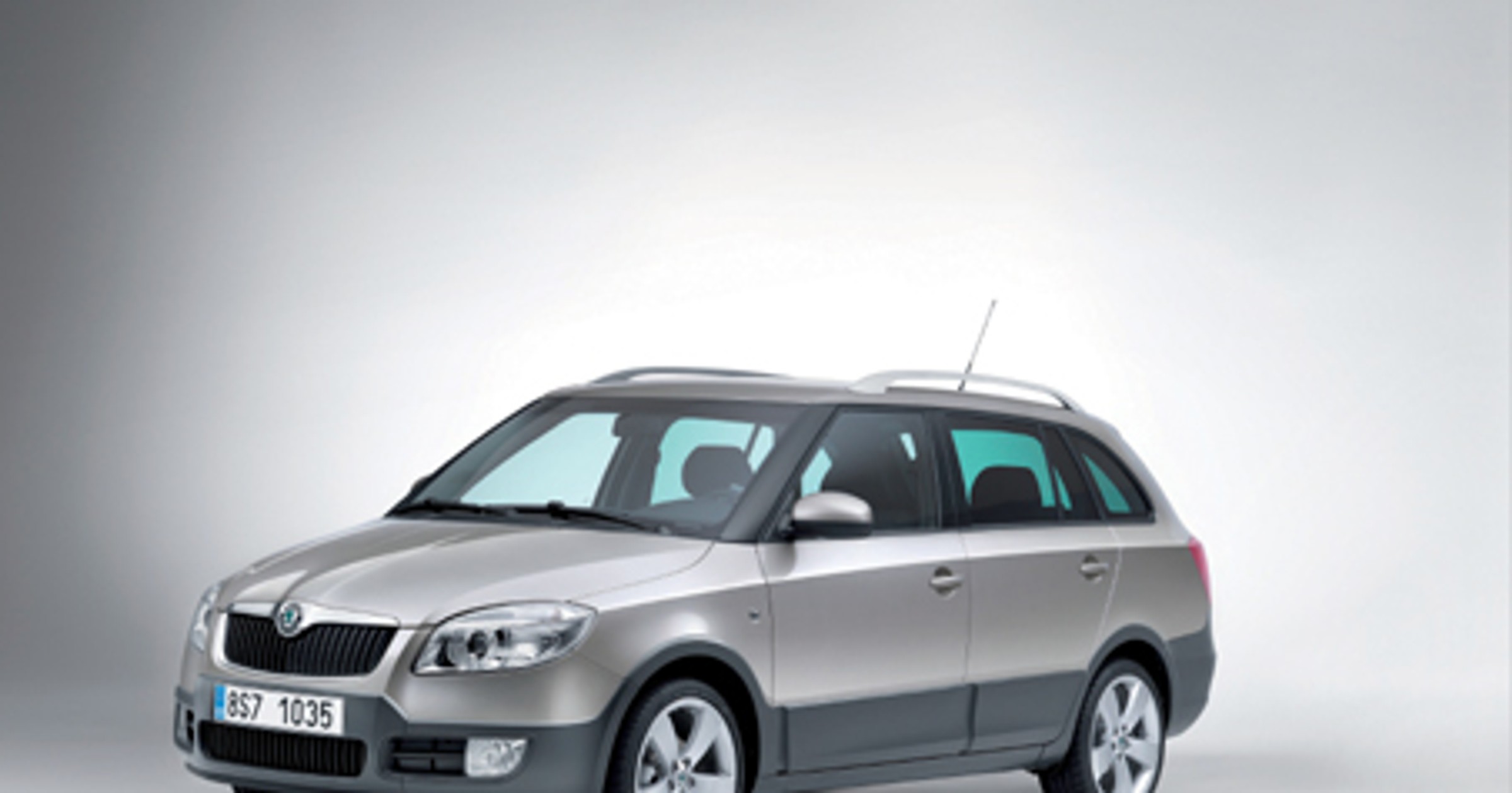 Skoda Fabia Scout - Kombi w terenowym ubranku