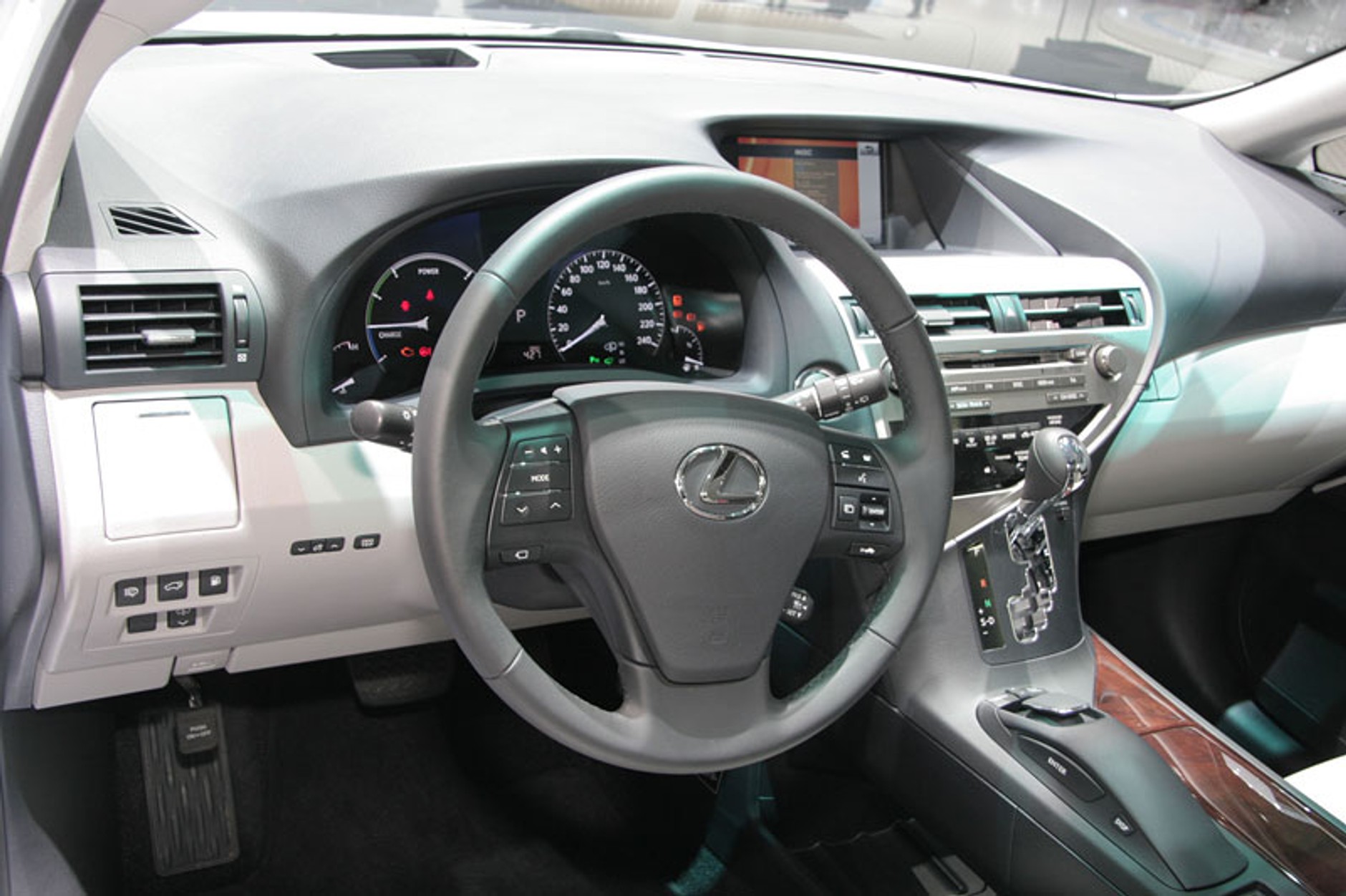 Genewa 2009: Lexus RX 450h – pierwsze wrażenia