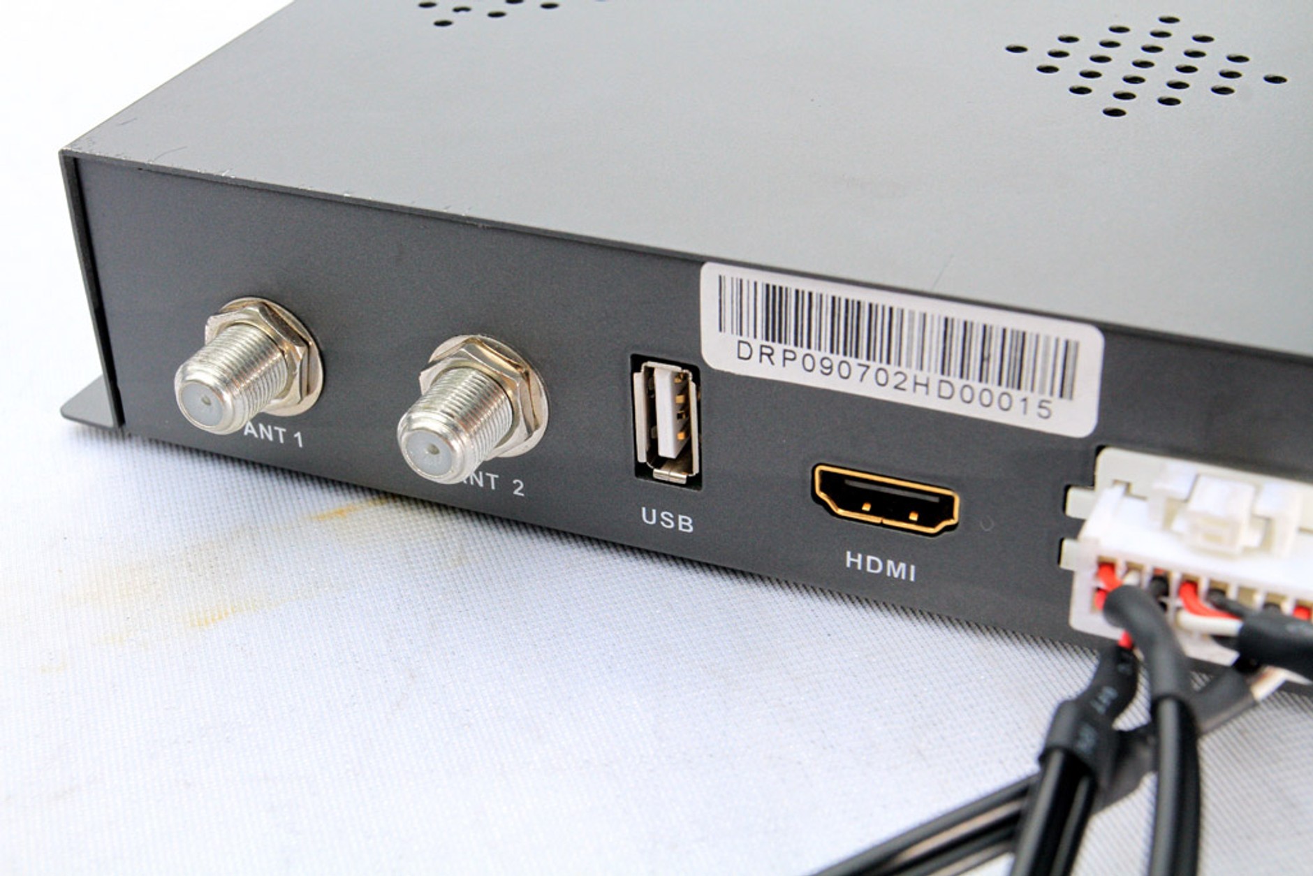 Jak wybrać samochodowy tuner DVB–T? Oto, telewizja na długą podróż