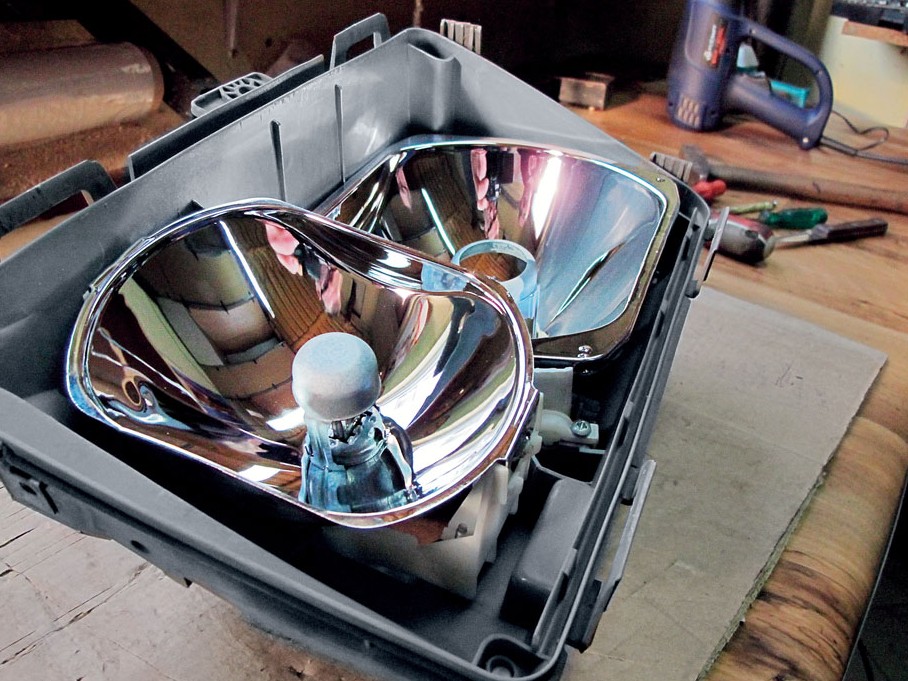 Regeneracja reflektorów: wypalone odbłyśniki po metalizacji wyglądają i działają jak nowe