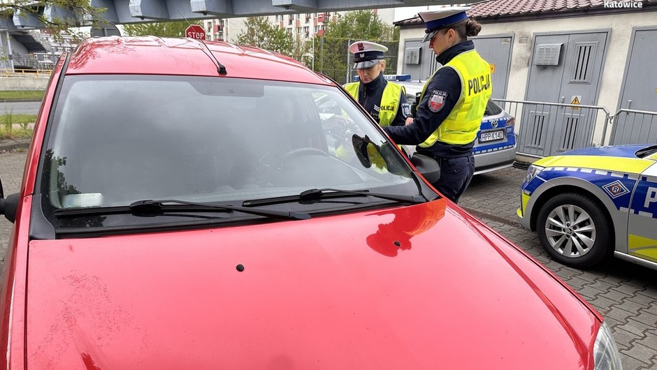 Obraz pochodzący z serwisu https://katowice.policja.gov.pl/k14/informacje/wiadomosci/385399,Katowicka-drogowka-podsumowala-majowy-weekend-na-drogach.html