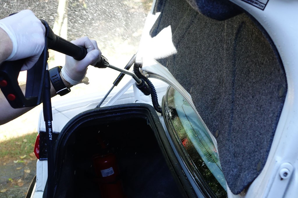 Jak umyć auto, żeby domyć?